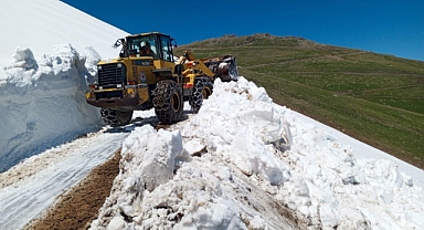 BÜYÜKŞEHİR YAYLA YOLLARINDA SORUNLARA NEŞTER VURUYOR