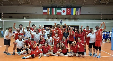 İŞİTME ENGELLİLER VOLEYBOL TAKIMI DÜNYA ŞAMPİYONU OLDU