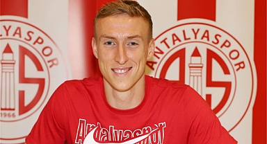 ONLAR GOL ATIYOR, FIRTINA ‘AH VAH’ DİYOR