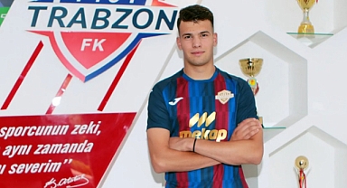 1461 TRABZON MERT KAYA'YI KADROSUNA KATTI