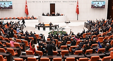 MECLİS FAZLA MESAİDE: VERGİ TEKLİFİ BEKLENİYOR