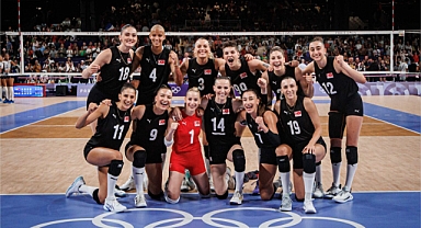 A MİLLİ KADIN VOLEYBOL TAKIMI ÇEYREK FİNALDE