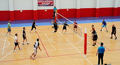AKÇAABAT’TA VOLEYBOL TURNUVASI BAŞLADI