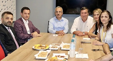 BAKAN URALOĞLU'NDAN TSYD TRABZON ŞUBESİ'NE ZİYARET