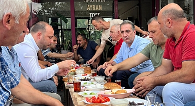 BAŞKAN AZİZOĞLU, ESNAFIN KAHVALTI SOFRASINA MİSAFİR OLDU