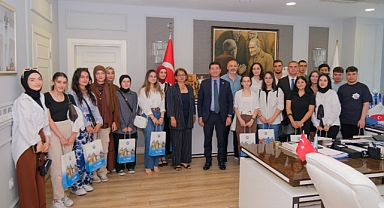 BAŞKAN KAYA, YKS’Yİ KAZANAN ÖĞRENCİLERİ MAKAMINDA AĞIRLADI