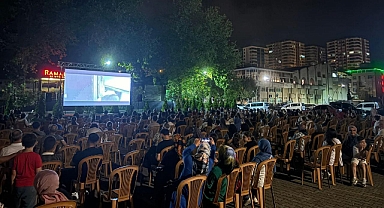 TRABZON’UN İLÇELERİNDE YAZLIK SİNEMA RÜZGARI