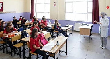 OKULLARDA İLK DERS ZİLİ ÇALDI
