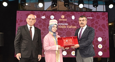 YILIN ÇIRAĞI VE AHİSİ ÖDÜLLERİNİ KIRŞEHİR’DE ALDI