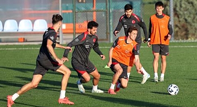 A MİLLÎ TAKIM'DA KARADAĞ MAÇININ HAZIRLIKLARI SÜRÜYOR