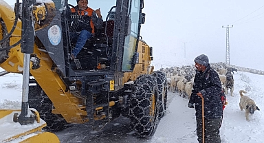 BÜYÜKŞEHİR KAR ESARETİNDEN KURTARDI