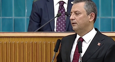 ÖZGÜR ÖZEL'DEN ERDOĞAN'IN AYAKTA KARŞILANMASINA İLİŞKİN AÇIKLAMA