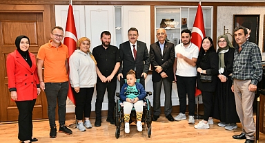 SMA’LI BEBEKLERİN AİLELERİNDEN BAŞKAN GENÇ'E TEŞEKKÜR ZİYARETİ