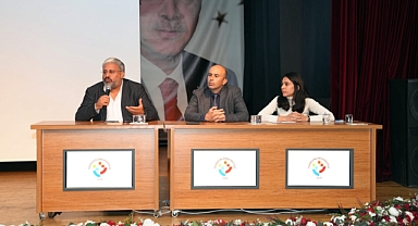 TRÜ’DEKİ YAPAY ZEKA PANELİ GELECEĞE PROJEKSİYON TUTTU
