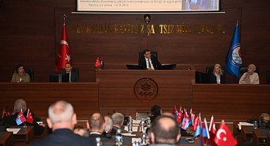 BAŞKAN GENÇ: ŞEHRİN NE İSTEDİĞİ ÖNEMLİ