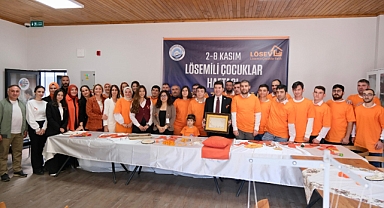 EN MUTLU KÖY, TURUNCUYA BOYANDI