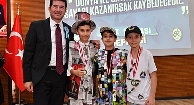 ORTAHİSAR BELEDİYESİ, ATIK DÜNYASI ÇOCUK DEFİLESİNE EV SAHİPLİĞİ YAPTI 