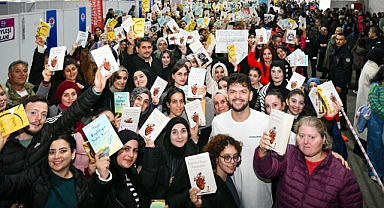 TRABZON'DA KİTAP ŞÖLENİ SÜRÜYOR