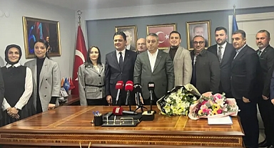 AK PARTİ ORTAHİSAR'DA DEVİR TESLİM GERÇEKLEŞTİ!
