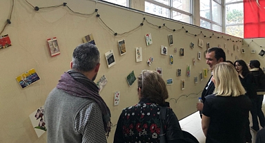 ÜÇÜNCÜSÜ DÜZENLENEN EL İŞİ KARTPOSTAL SERGİSİNDE TOPLU KUR’A HEYECANI