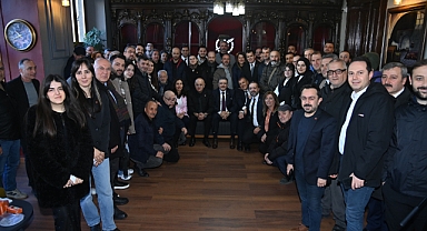 BAŞKAN GENÇ GAZETECİLERİN GÜNÜNÜ KUTLADI