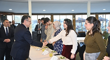 BÜYÜKŞEHİR TİYATROSU İSTANBUL VE ANKARA'YA AÇILIYOR