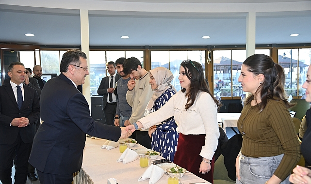 BÜYÜKŞEHİR TİYATROSU İSTANBUL VE ANKARA'YA AÇILIYOR