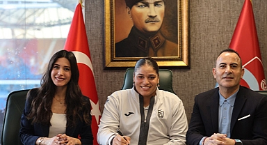 TRABZONSPOR TRANSFERİ MAÇ ÖNCESİ DUYURDU! PAPARA PARK'TA İMZA TÖRENİ