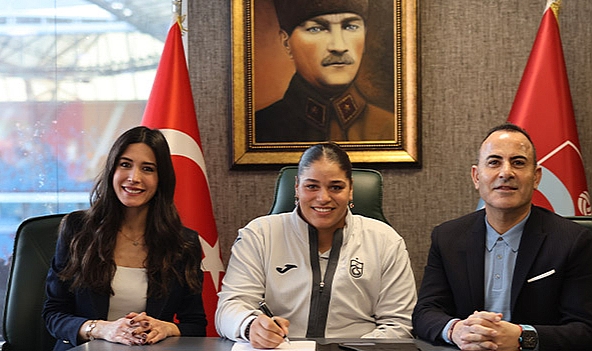 TRABZONSPOR TRANSFERİ MAÇ ÖNCESİ DUYURDU! PAPARA PARK'TA İMZA TÖRENİ