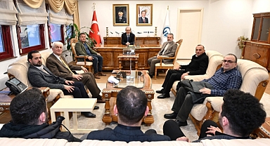 ARSİN VEFA GRUBU'NDAN REKTÖR PROF. DR. HAMDULLAH ÇUVALCI'YA ZİYARET