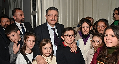 BAŞKAN GENÇ: “SANATLA BÜYÜYEN NESİLLER YETİŞTİRİYORUZ”