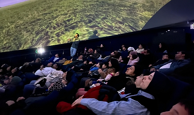 BİLİM MERKEZİ’NDE GÖKYÜZÜNÜ GÖZLEMLEDİLER