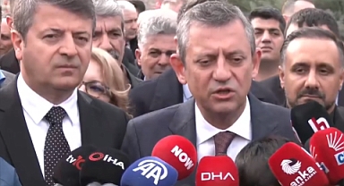 ÖZGÜR ÖZEL, ADIYAMAN'DA: 10 DEPREMZEDEDEN 7'Sİ KONTEYNERDE KALIYOR