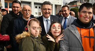 BAŞKAN GENÇ, DOWN SENDROMLU BİREYLERLE BİR ARAYA GELDİ