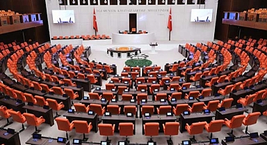 EMEKLİYE 4 BİN LİRA BAYRAM İKRAMİYESİ MECLİS'TE KABUL EDİLDİ