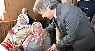 KTÜ AİLESİ, HUZUREVİ SAKİNLERİNİ UNUTMADI
