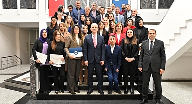 KTÜ’DE GÖREV ALAN İDARİ PERSONELİN KARİYER GELİŞİM SÜRECİNDE GÖSTERDİKLERİ BAŞARI TÖRENLE TAÇLANDIRILDI