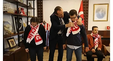 TRABZON’DA ÖZEL ÇOCUKLARDAN BAŞKAN EKİM’E ZİYARET