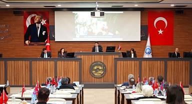 ATATÜRK'E HAKARET TRABZON’DA MECLİSİ KARIŞTIRDI!