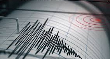İSTANBUL'DA KORKUTAN DEPREM!