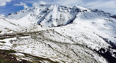 TRABZON'DA NİSAN AYINDA KAR YAĞIŞI ETKİLİ OLDU