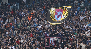 TRABZONSPOR TRİBÜNLERİNDE İSTİFA SESLERİ!