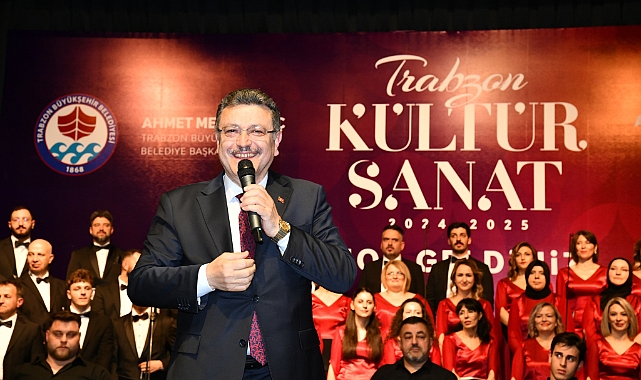 TÜRK MÜZİĞİ ŞÖLENİ SANATSEVERLERİ BÜYÜLEDİ