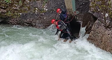 BÜYÜKŞEHİR İTFAİYE EKİPLERİ, KAYIP SUUDİ ÇOCUĞUN CANSIZ BEDENİNİ BULDU