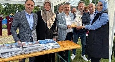 BAŞKAN GENÇ AMSTERDAM’DA GURBETÇİLERLE BULUŞTU