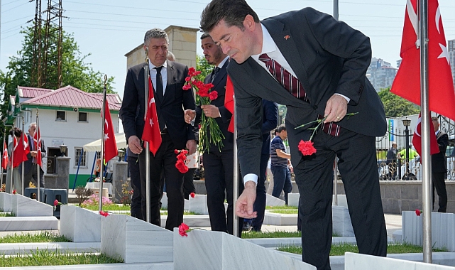 BAŞKAN KAYA, BAYRAM ARİFESİNDE ŞEHİTLİĞİ ZİYARET ETTİ