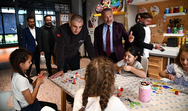 HALUK BAYRAKTAR, BABASININ ADINI TAŞIYAN BİLİM MERKEZİNİ ZİYARET ETTİ