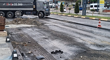TRABZON’DA YOL ÇALIŞMALARI TRAFİĞİ OLUMSUZ ETKİLİYOR
