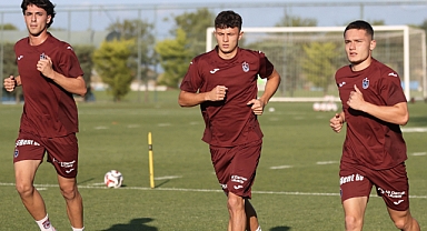 TRABZONSPOR'UN GENÇLERİ A TAKIM ANTRENMANINDA