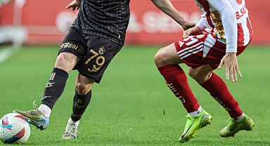 TRANSFER DÖNEMİNDE TRABZONSPOR ÜZERİNDEN YAPILAN SPEKÜLASYONLAR TEPKİ ÇEKİYOR